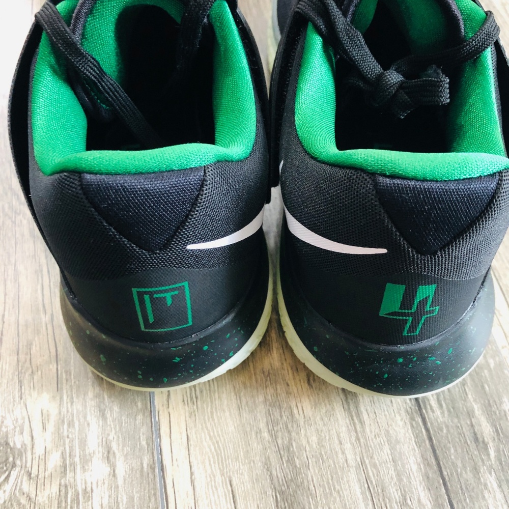 NIKE | ZOOM LIVE PE SNEAKERS Size 10 - Picture 4 of 8